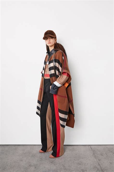 sfilata burberry 2022|Burberry Resort 2022 Collection .